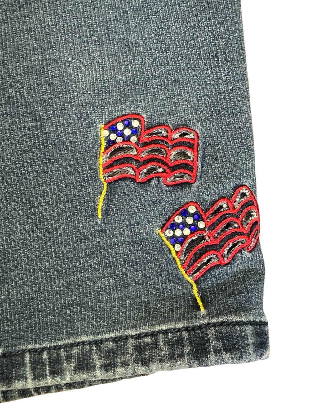 Quacker Factory Jeans Cropped Dream Jeannes American Flags Rhinestone Heart - Picture 4 of 12